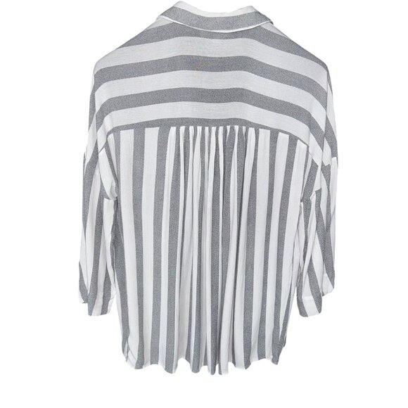 Umgee Gray and White Stripe Top / Vertical Stripe Collared Tunic / Plus Size 1X - Picture 2 of 7